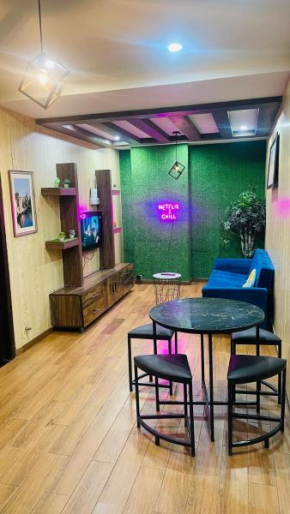 Luxury Private Top Floor Apartment in Heart of Bahria Town